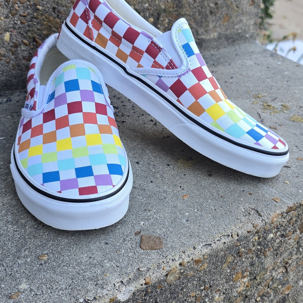 Vans Unisex Checkerboard Rainbow Tennis Shoes – Multicolor Women’s 7 / Men’s 5.5